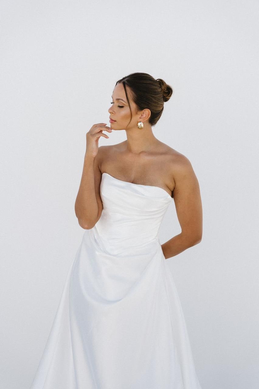 Aelia bridal gown, editorial view 2