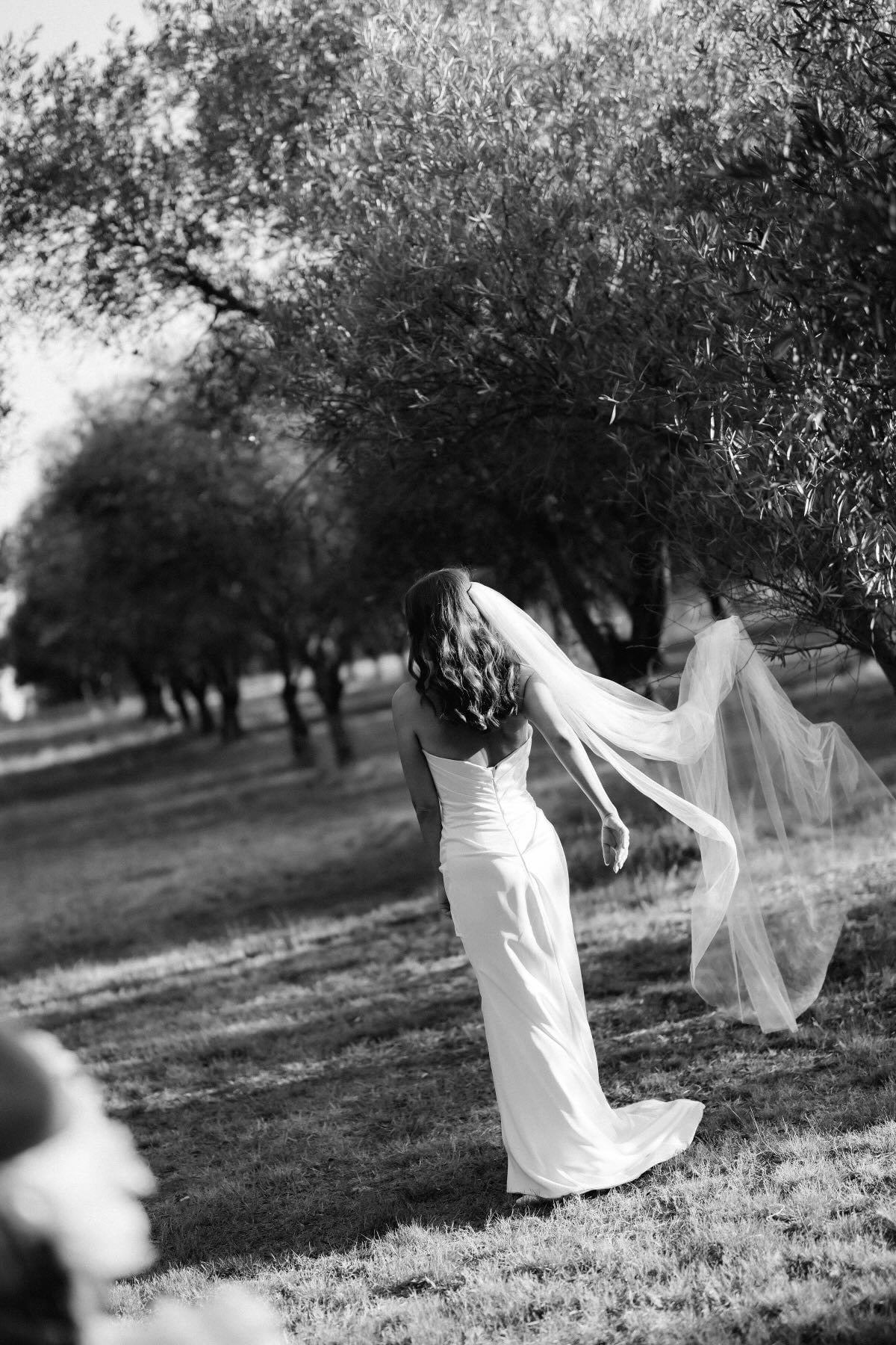 Nymph bridal gown, editorial view 10
