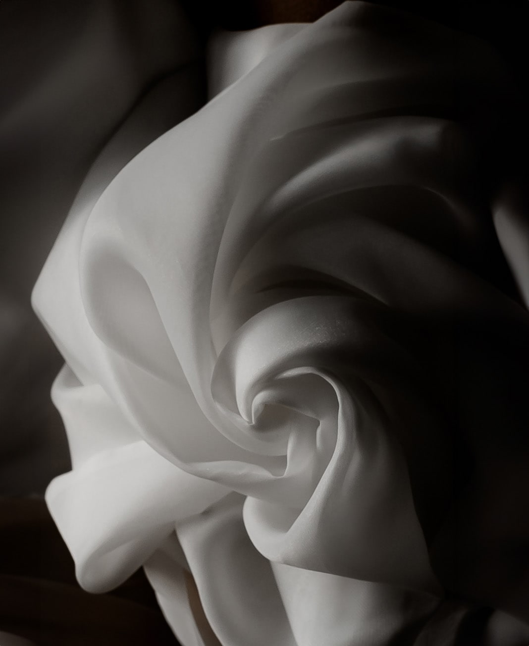 Nymph bridal gown, editorial view 27
